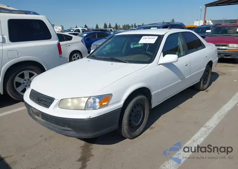 2000 Toyota Camry Le from USA, damaged, VIN 4T1BG22K6YU945002